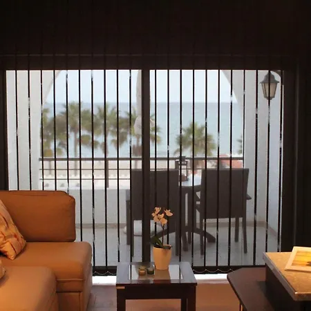 Solyventura Maisonette-bungalow In Einmaliger Strandlage Nyaraló